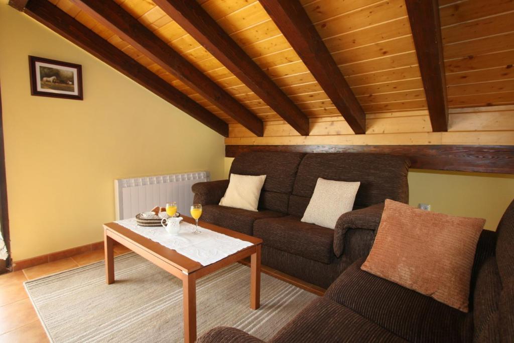 Apartamentos Toraya Hoz de Anero Værelse billede